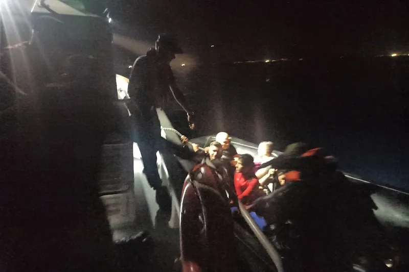 Aydın açıklarında 23 düzensiz göçmen yakalandı