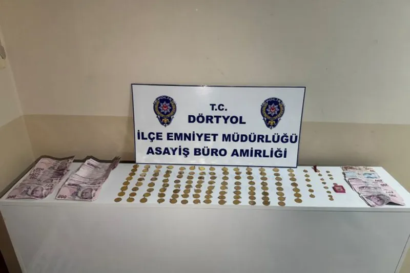 Hatay’da bir evde 5 milyon liralık hırsızlık yapan zanlılar yakalandı