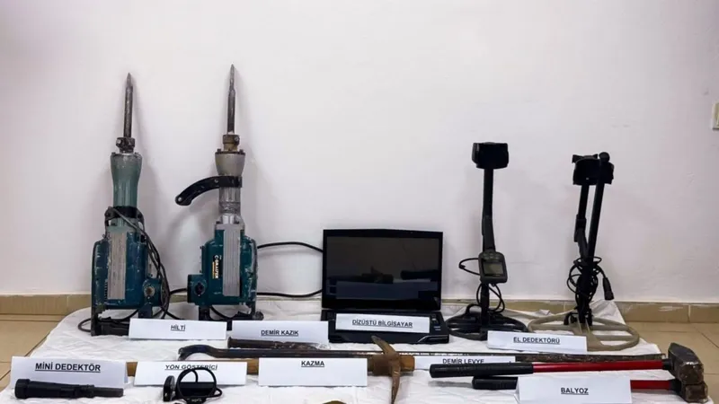 ‘Adıyaman’da define operasyonu: 3 şüpheli suçüstü yakalandı’ 