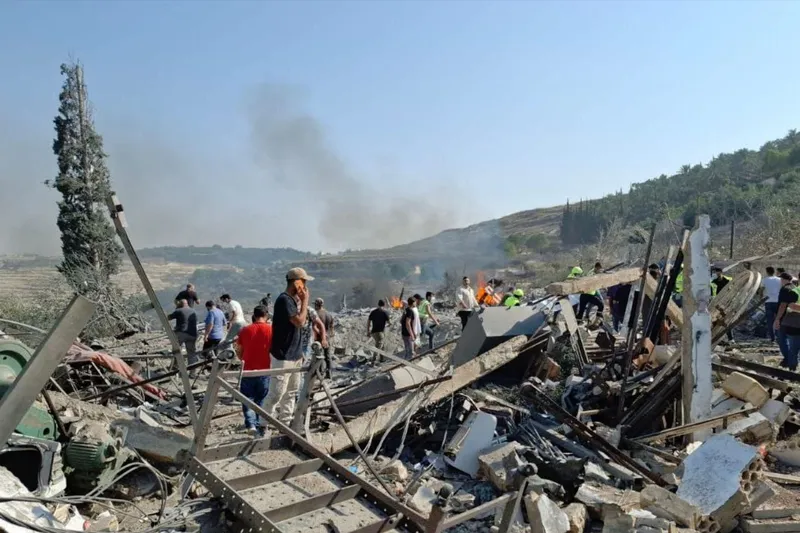 İşgal rejimi Güney Lübnan’da marangoz atölyesini vurdu: Bir şehit