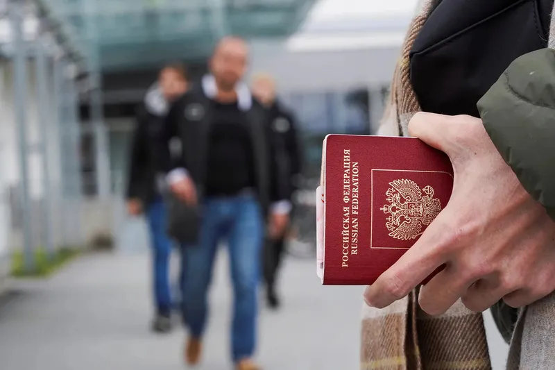 AB, Ruslara yönelik vize kurallarını sıkılaştıracağını duyurdu