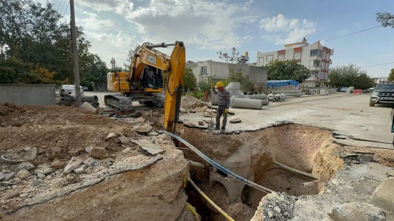 Adıyaman’da altyapı, üstyapı ve temizlik çalışmaları eş zamanlı yürütülüyor  - Videolu Haber
