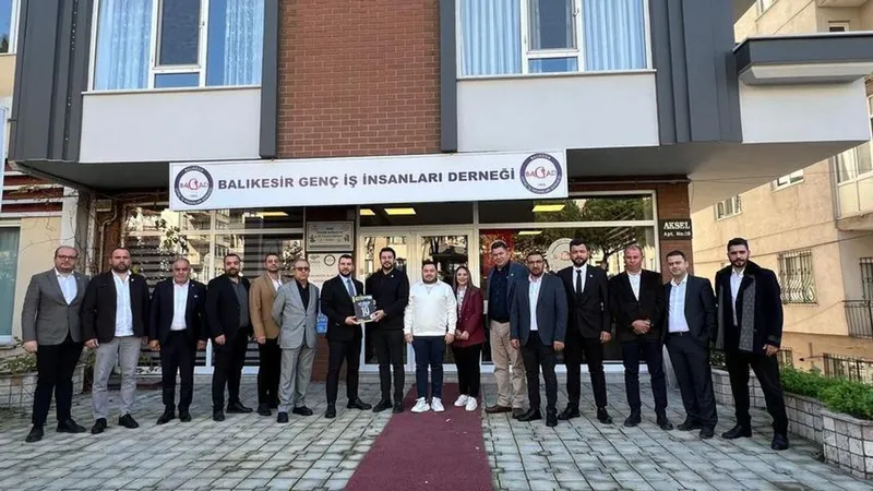 AY-SİAD, ‘Kardeş Şehir’ Balıkesir’e çıkartma yaptı