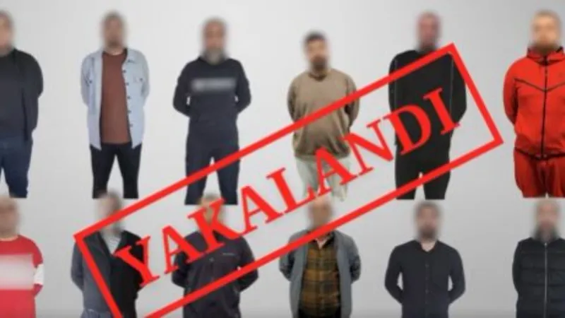 Kırmızı bültenle aranan 12 şüpheli Türkiye’ye getirildi 