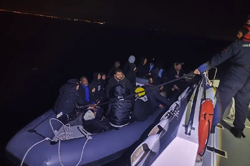 Aydın’da Yunanistan tarafından itilen 31 düzensiz göçmen kurtarıldı
