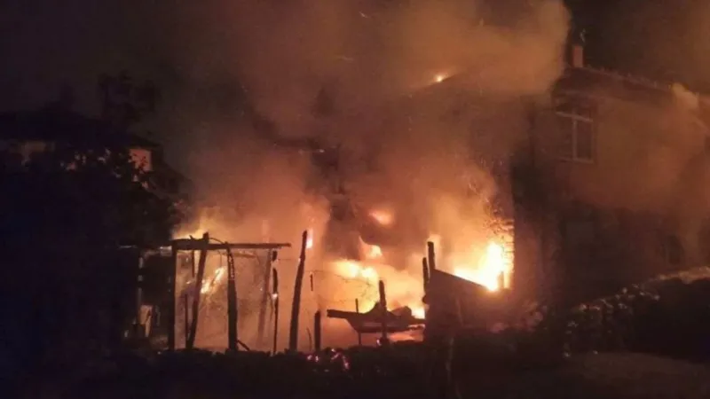 Pendik’te yangın: 3 kardeş hayatını kaybetti, 1 çocuk ağır yaralı 