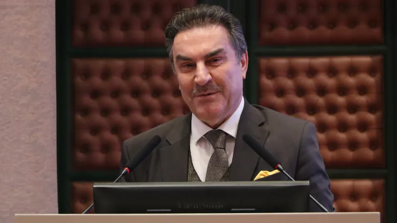 Prof. Dr. Zakir Avşar: “Huzuru sokakta kaybetmek”