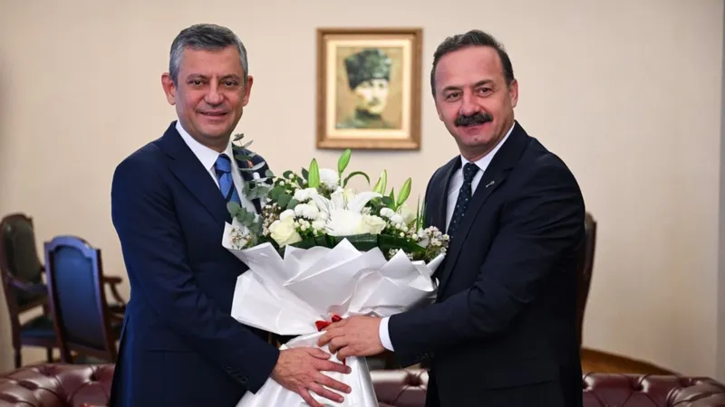 Ağıralioğlu, Özgür Özel görüşmesinde net konuştu: ‘Teröristle görüşmeye karşıyız’  - Videolu Haber