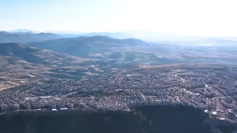 Adıyaman’da Deprem konutları için WhatsApp hattı hizmete açıldı 