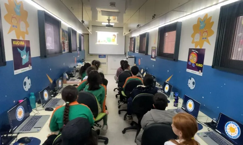 Kahta’da 1.863 öğrenciye dijital öğrenme deneyimi sunuldu 