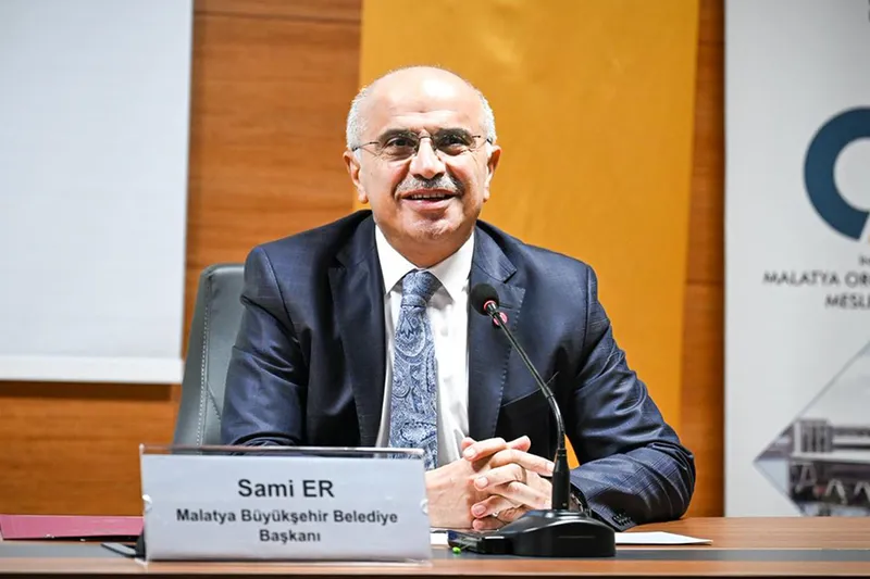 Büyükşehir Belediye Başkanı Er, üniversite öğrencileri ile bir araya geldi