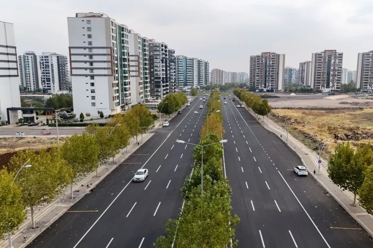 170 bin ton sıcak asfaltla Diyarbakır