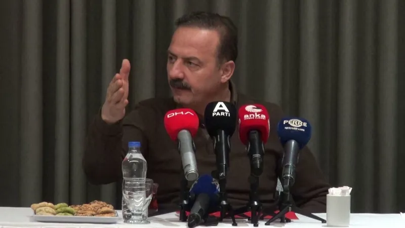 Ağıralioğlu’ndan Adıyaman’da Kürtçe açıklaması: ‘Bizim milletimizin dilidir, Kürtlerin dilidir’  - Videolu Haber