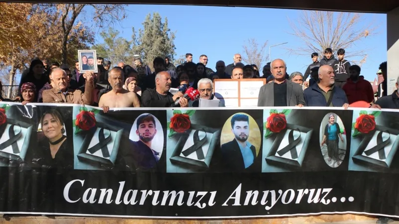 Adalet Peşinde Aileleri’nden 11. Yargı Paketi’ne Tepki: ‘Benim isyanım var, Adalet Bakanı sesimizi duysun’  - Videolu Haber