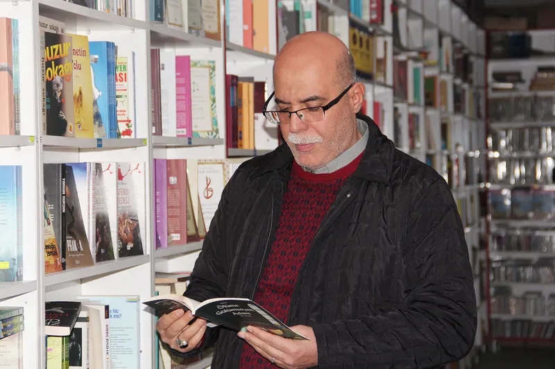 Yazar Aydın: İslam ümmetinin kalkınma yolu kitaptan geçiyor