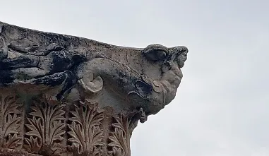 gökyüzü, dış mekan, bina, heykel içeren bir resim

Açıklama otomatik olarak oluşturuldu