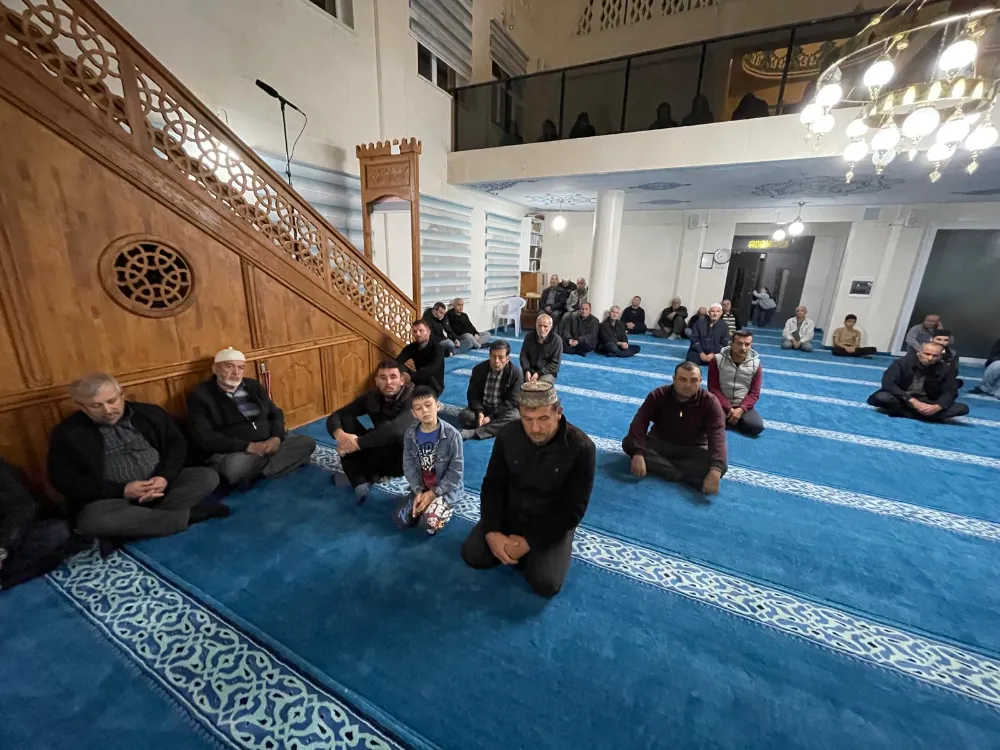 KUMLUCA’DA BİRLİK VE BERABERLİK RUHUNU PEKİŞTİREN YATSI BULUŞMALARI! “HER CAMİDE UYGULANMALI”