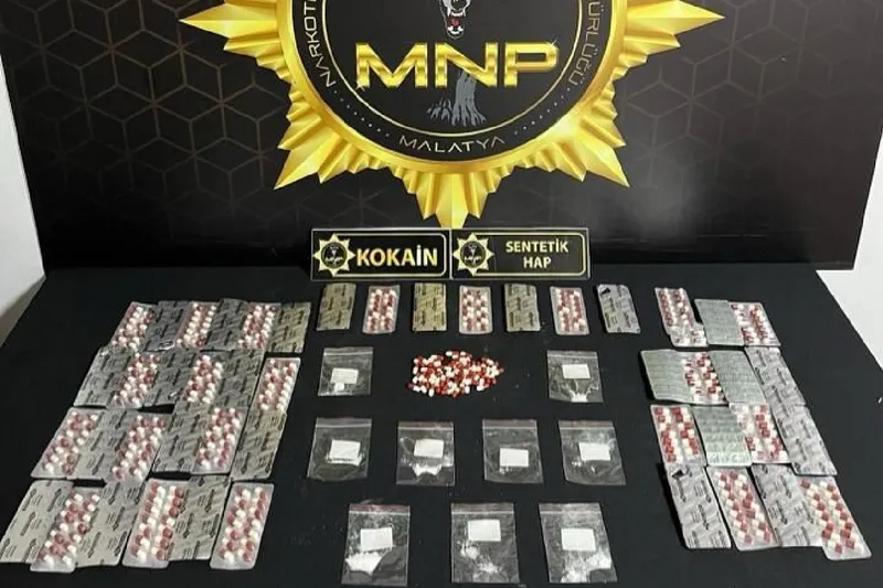 Malatya’da 1370 sentetik ecza hap ele geçirildi: 3 tutuklama