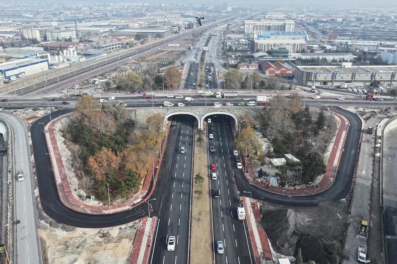 Konya’da Marangozlar Köprüsü’nün üst kısmındaki 2 şerit trafiğe açıldı