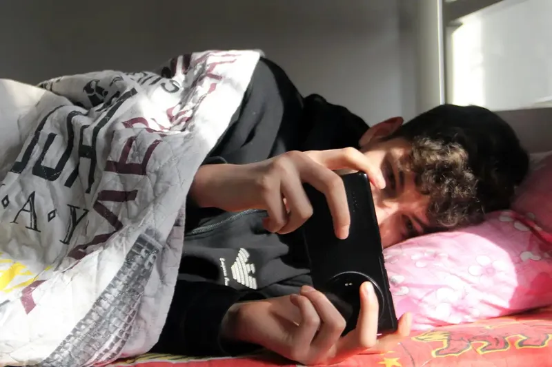 Telefondan uzak kalma korkusu psikolojiyi bozuyor!