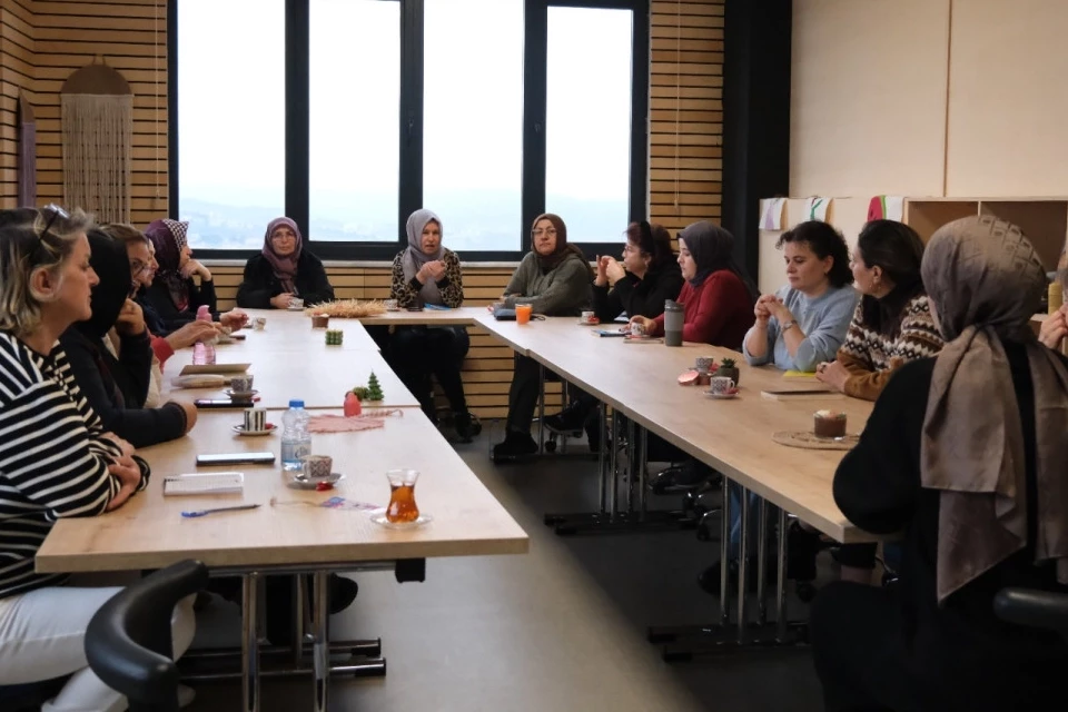 Anne Şehir’de kitap sevgisi aşılanıyor