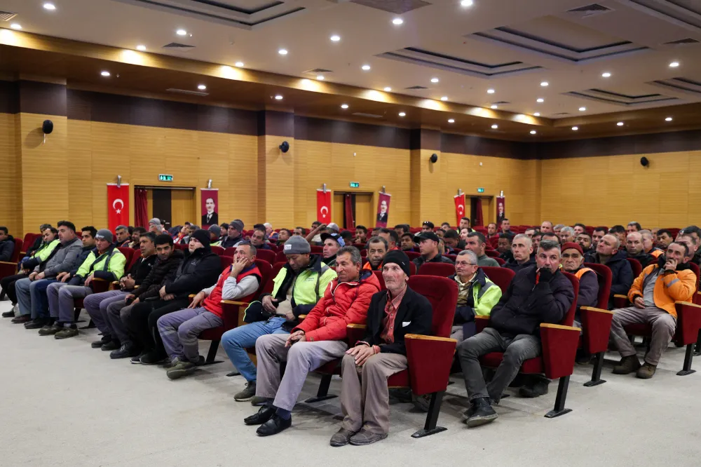 MANAVGAT BELEDİYESİ’NDEN TEMİZLİK PERSONELİNE İŞ SAĞLIĞI VE GÜVENLİĞİ EĞİTİMİ