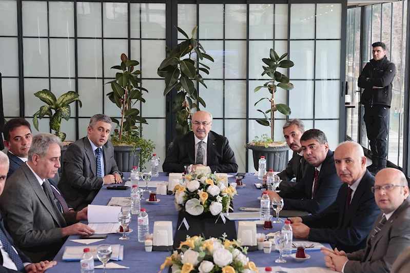 Seyhan Baraj Gölü ve Karataş’taki kamu arazilerinin durumu masaya yatırıldı