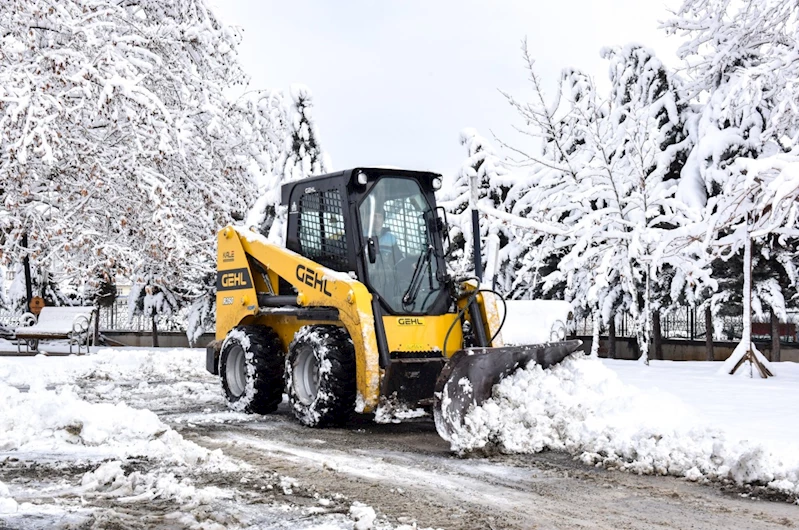 Malatya’da yol açma çalışmaları devam ediyor 