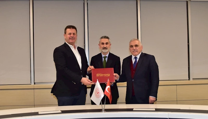 Akyazı’da 4 mahalleye spor tesisi: Protokol imzalandı 