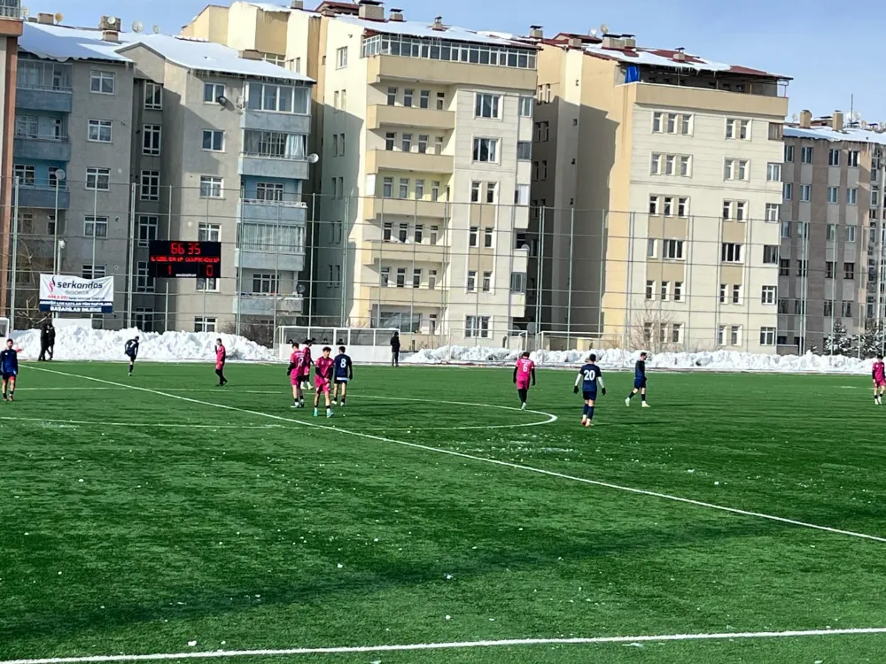 ERZURUM AMATÖR KÜMEDE PLAY-OFF HEYECANI HAKEMLERİN EGOLARINA RAĞMEN BAŞLADI..