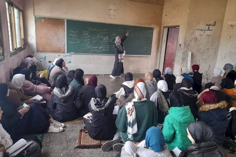 Gazze’de zorluklara rağmen yeni eğitim yılı başladı