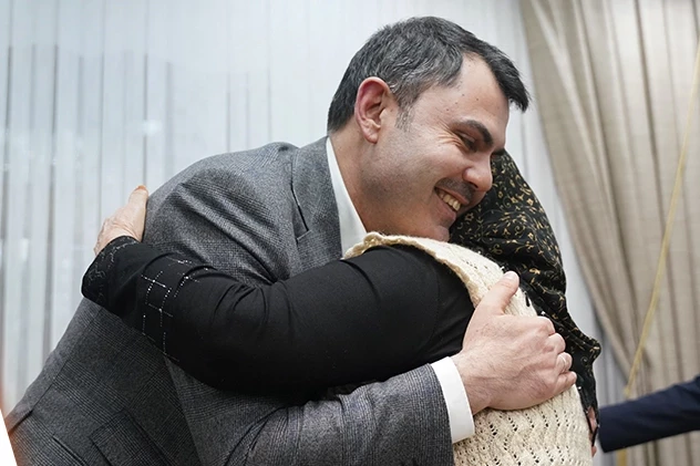 Bakan Kurum Nelbi Teyze