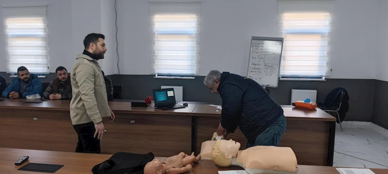 Meslek gruplarına ilk yardım eğitimi verildi 