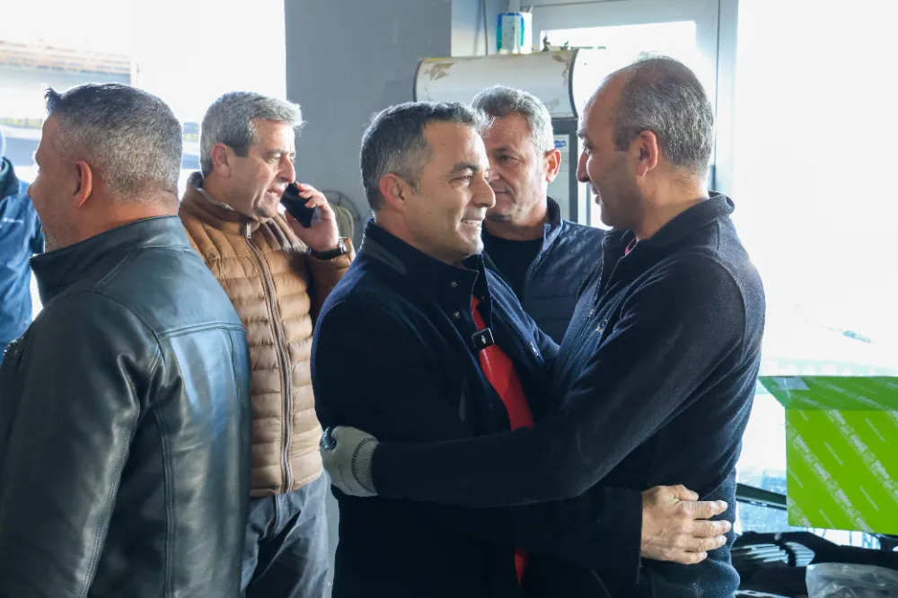 BAŞKAN KARA YANGIN MAĞDURU ESNAFI ZİYARET ETTİ