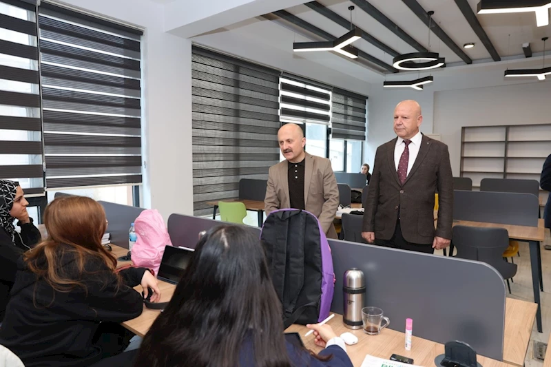 Vali Varol, YKS ve KPSS’ye hazırlanan gençlerle bir araya geldi 