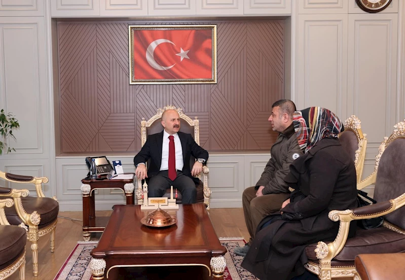 Vali Varol, Vatandaşların sorunlarını dinlemeye devam ediyor 