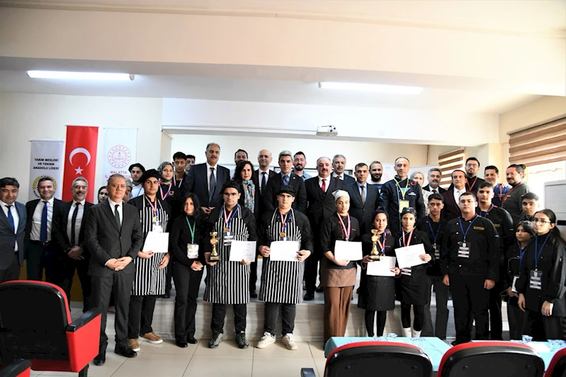 Meslek liseleri öğrencileri en güzel yemeği yapmak için yarıştı