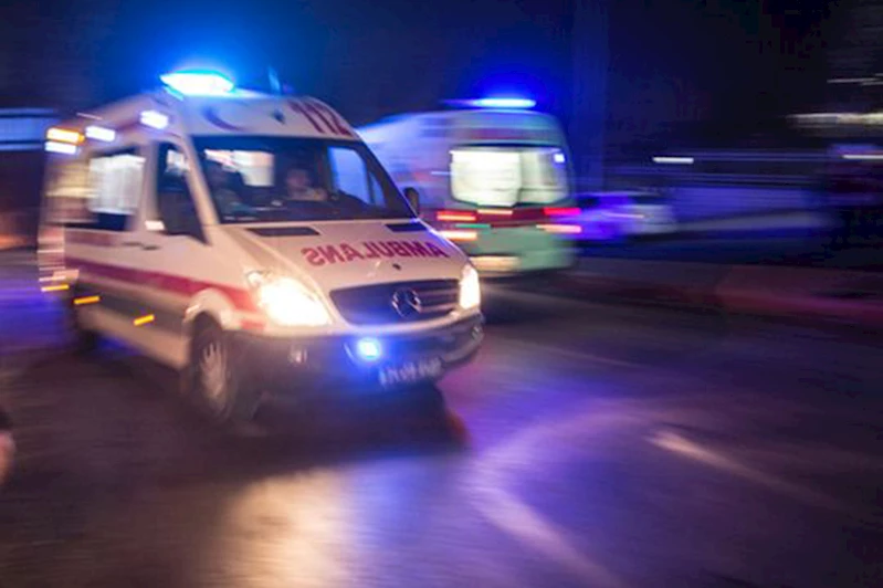 Ambulans ile otomobil çarpıştı: 7 yaralı