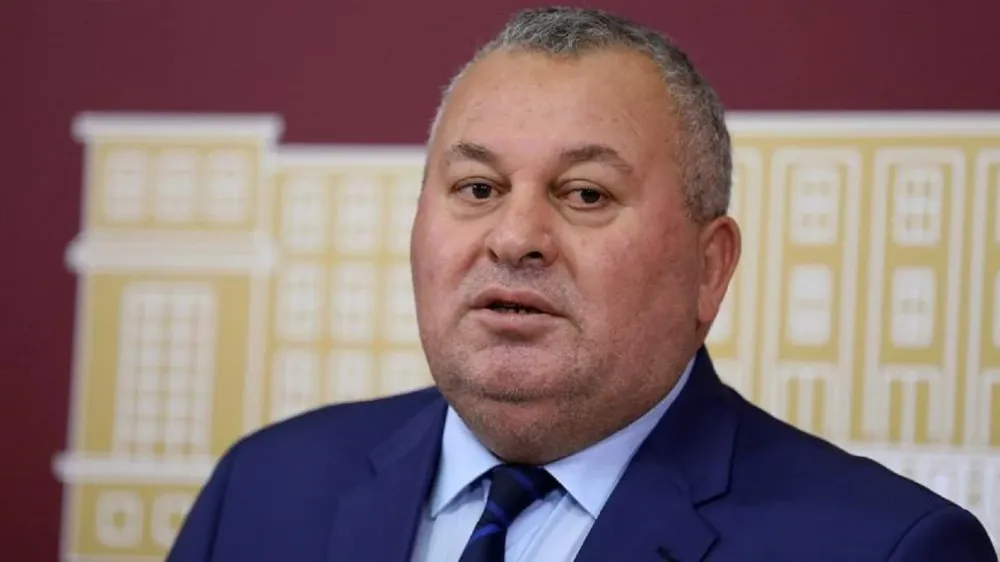 Cemal Enginyurt, yerden yere vurduğu CHP