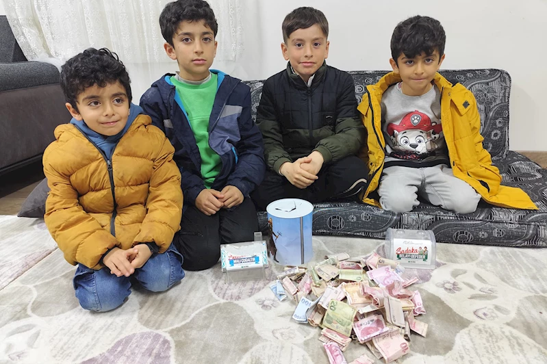 Çocuklar, kumbarada biriktirdikleri harçlıklarını Gazze