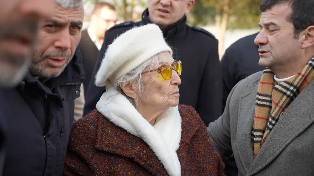 Ümit Özdağ’ın annesi Gönül Özdağ, Silivri Cezaevi’nde Ümit Özdağ’ı ziyaret etti