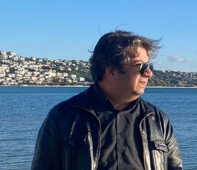 Ve bir ses yankılandı: “kral çıplak…”