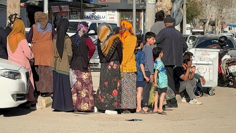 Adıyaman’da poşetli ekmek kuyruğu  - Videolu Haber