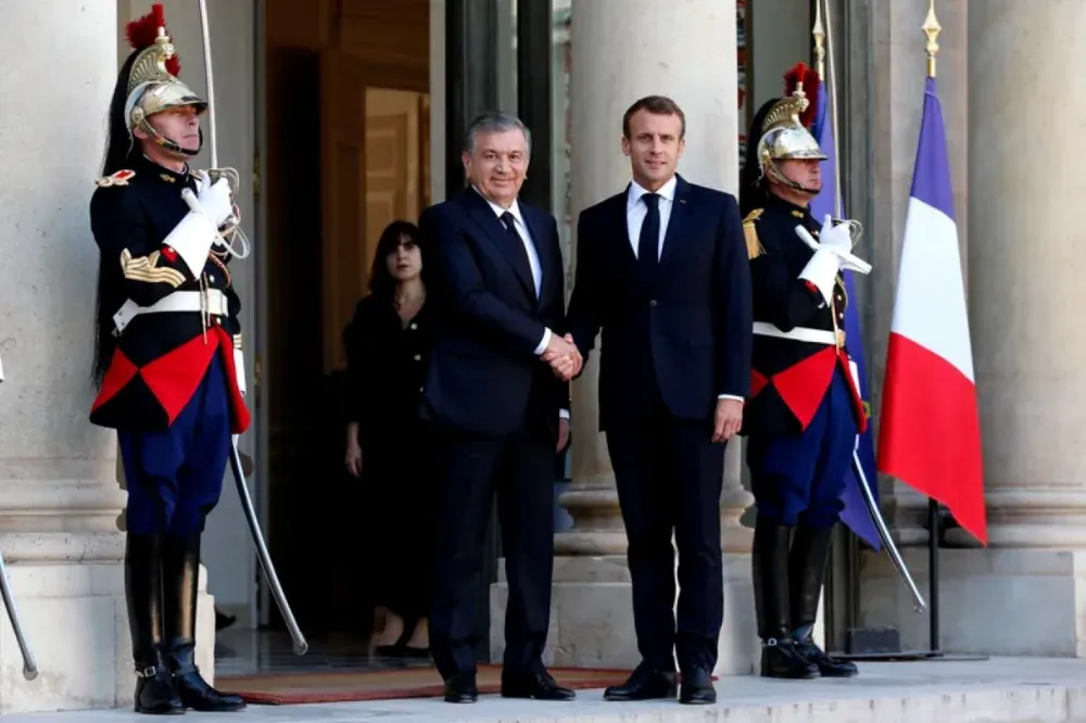 Devlet ziyareti: Macron ve Özbekistan cumhurbaşkanı stratejik ortaklık imzaladı