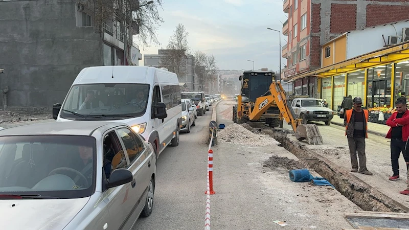 Adıyaman’da Yol Çalışmaları ve Trafik Çilesi Vatandaşları Canından Bezdirdi  - Videolu Haber