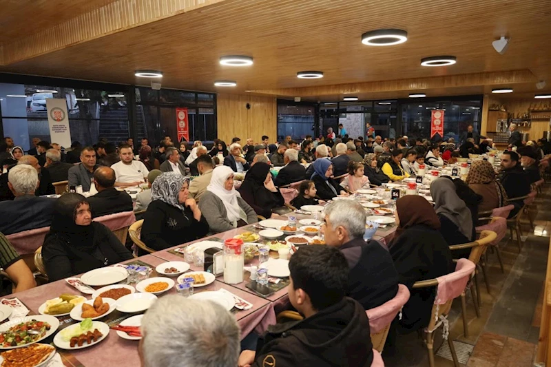 Kahta’da şehit aileleri ve gaziler iftar programında bir araya geldi 