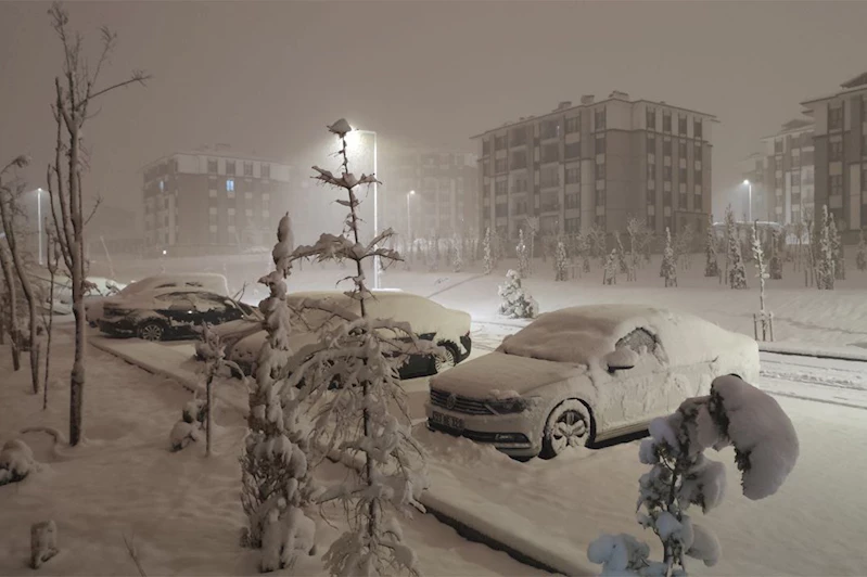 Elazığ, karın yağmasıyla beyaza büründü