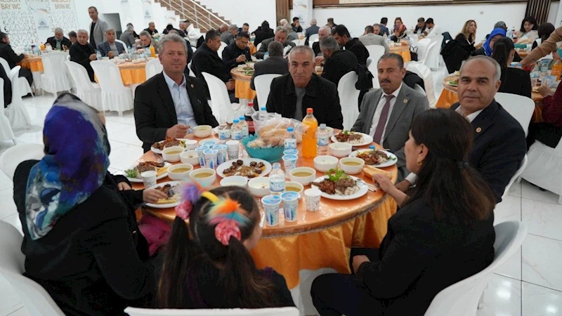STK’ların katılımıyla düzenlenen ‘Birlik İftarı’nda ortak sofra kuruldu  - Videolu Haber