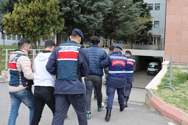 Sosyal medya dolandırıcılarına operasyon: 8 gözaltı