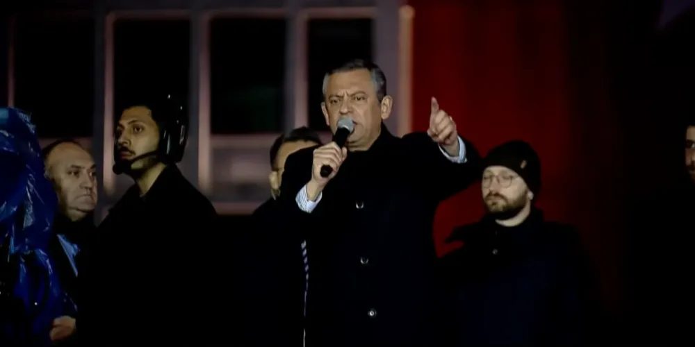 CHP boykot için düğmeye bastı: İşte Özgür Özel’in Saraçhane konuşmasında adını verdiği şirketler